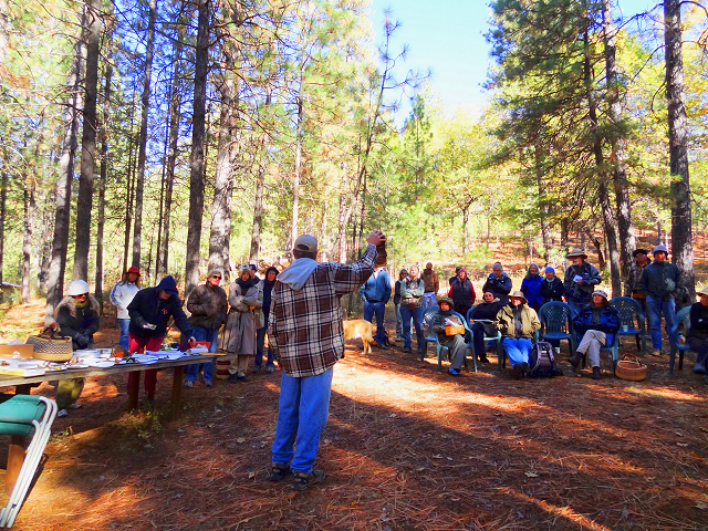 Image of Mushroom Talk at Boggs Mountain with Darvin DeShazer and audience